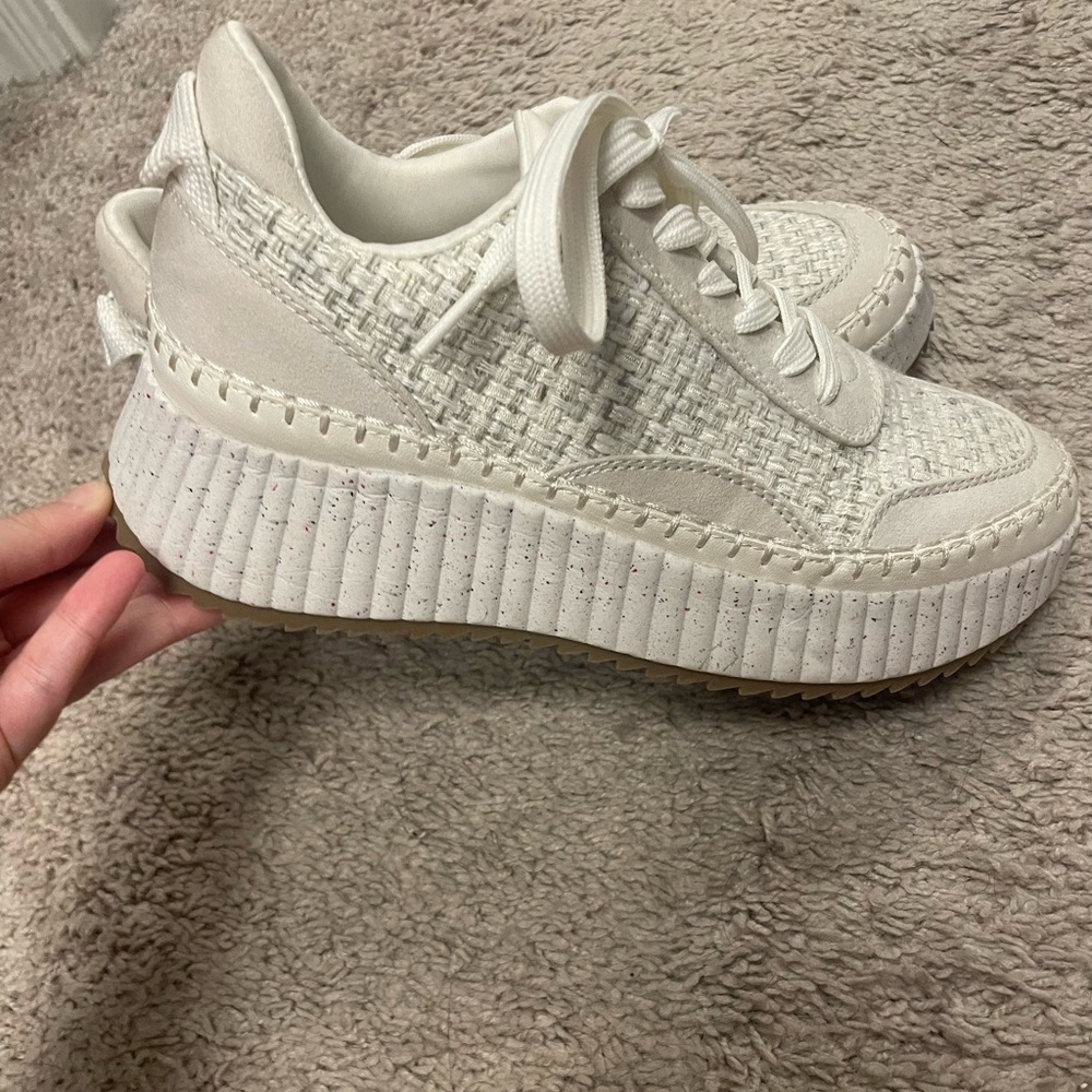 Universal Thread White Platform Knit Sneakers